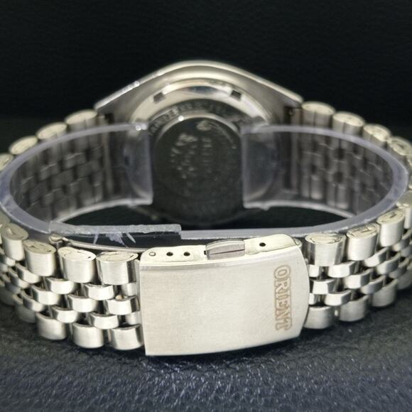 Vintage 1987 Orient Automatic Mens Silver Watch W/daydate & Gold accents - Picture 2 of 10